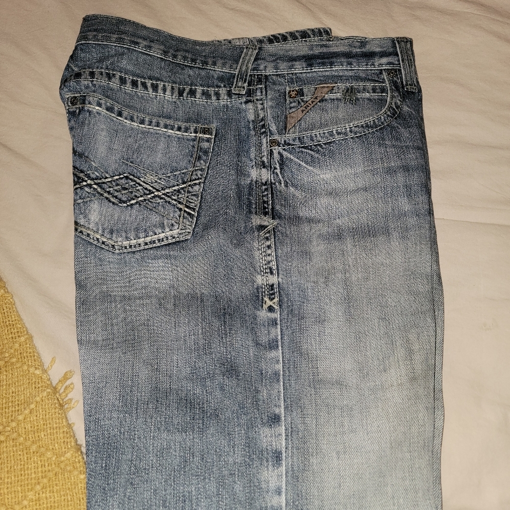ARIAT M2 Loose fit 33x30